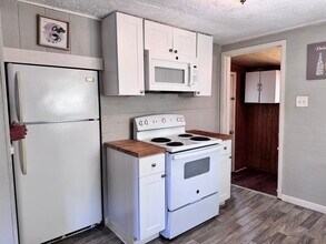 233 Barbara Ave in Midway Park, NC - Building Photo - Building Photo