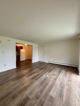 2715 Eggert Rd in Tonawanda, NY - Foto de edificio - Building Photo