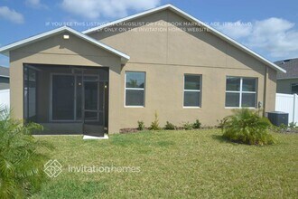8836 39th St Cir E in Parrish, FL - Building Photo - Building Photo