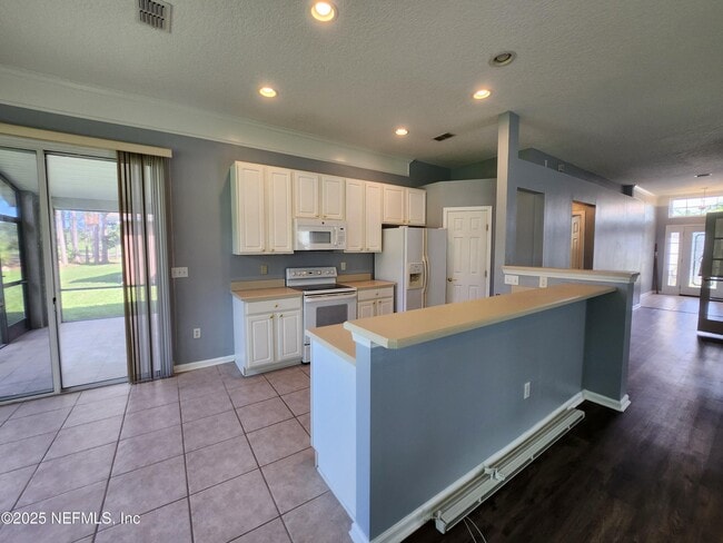 1380 Fairway Village Dr in Orange Park, FL - Building Photo - Building Photo