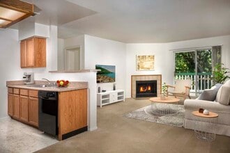 Harbour Gates Apartments in Annapolis, MD - Building Photo - Building Photo