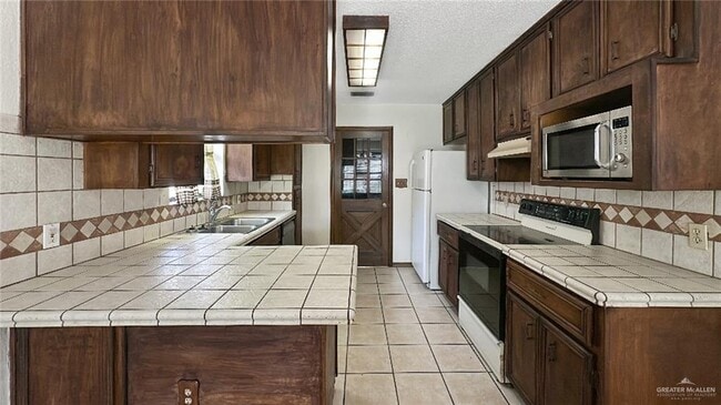 14 Hummingbird Ave in McAllen, TX - Building Photo - Building Photo