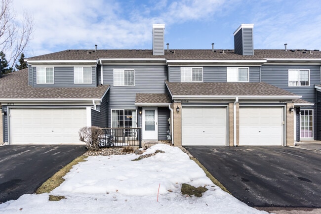 1810 Donegal Dr, Unit 6 in Woodbury, MN - Foto de edificio - Building Photo