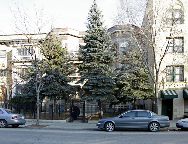4143-4145 N Sheridan Rd in Chicago, IL - Foto de edificio - Building Photo