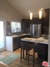 559 Vernon Ave in Los Angeles, CA - Foto de edificio - Building Photo