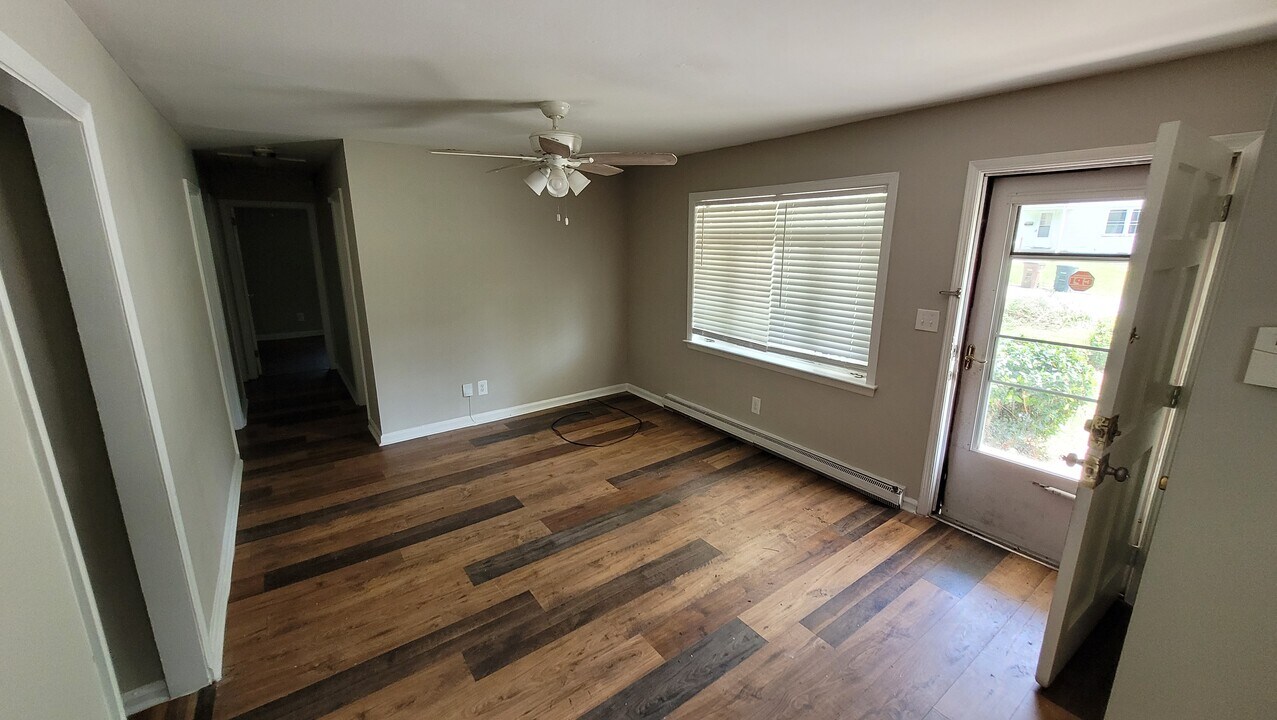 1104 Logan St in Greensboro, NC - Building Photo