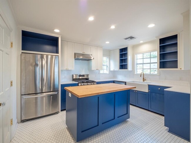 property at 5308 Avenue F