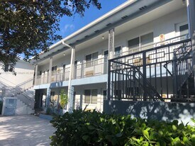 7155 Rue Notre Dame in Miami Beach, FL - Building Photo