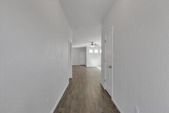 223 Clearlake Dr in Hutto, TX - Building Photo - Building Photo