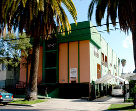 Golden Mariposa Apartments in Los Angeles, CA - Building Photo - Building Photo