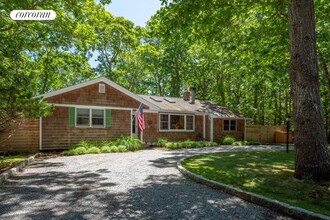 267 Norfolk Dr in East Hampton, NY - Building Photo - Building Photo