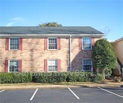 925 Cleveland St in Greenville, SC - Building Photo