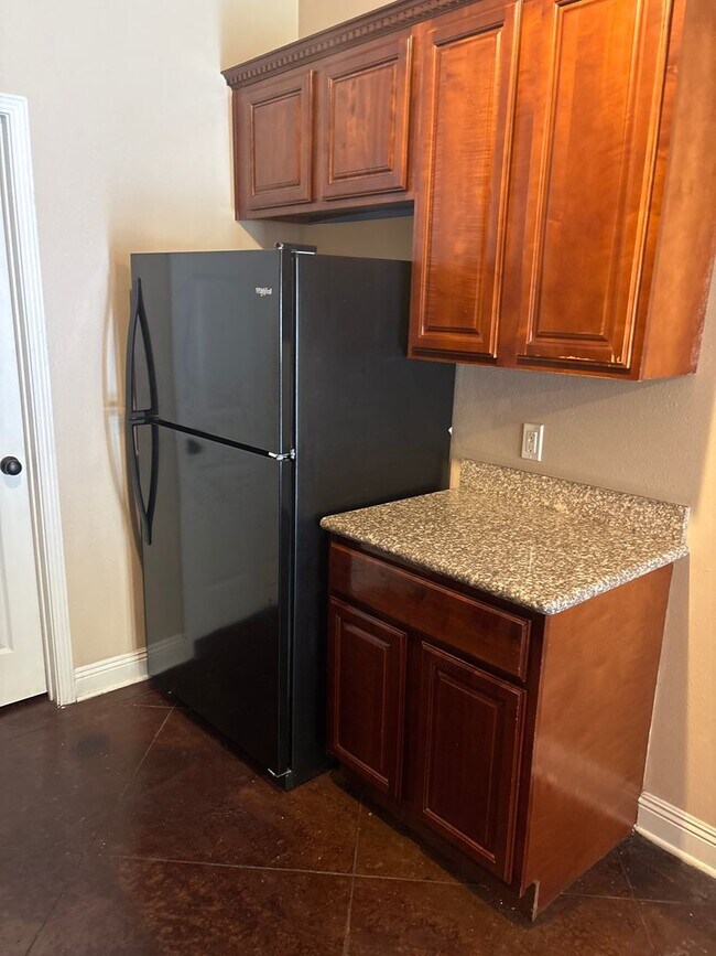 918 E Railroad St in Gulfport, MS - Building Photo - Building Photo