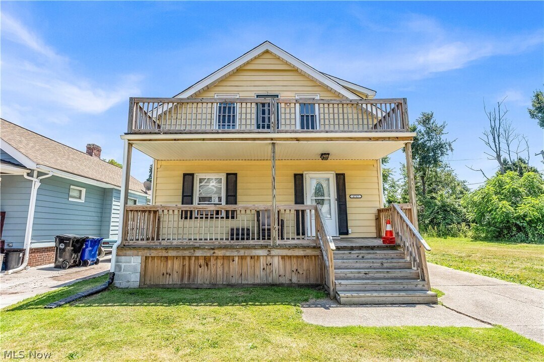 1717 Granby Ave, Unit 2/Up in Cleveland, OH - Building Photo