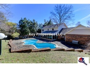 11021 Crosswind Dr in Knoxville, TN - Building Photo - Building Photo