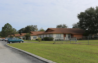 Maine Avenue Apartments & Villas in Apopka, FL - Building Photo - Building Photo