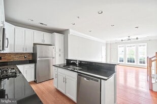 2263 Oberlin Dr in Leesylvania, VA - Building Photo