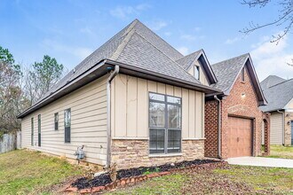 2071 Kerry Cir in Calera, AL - Building Photo - Building Photo