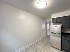 6711 N California Ave, Unit W2 in Chicago, IL - Building Photo - Building Photo