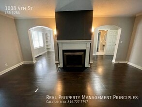 1008 S 4 St in Platte City, MO - Building Photo - Building Photo