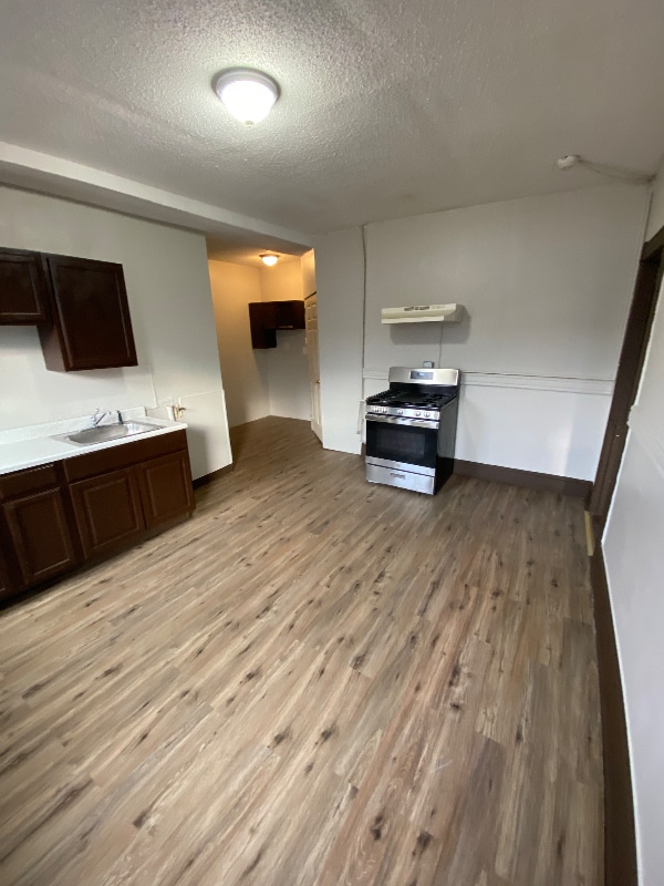 844-850-850 Park St in Hartford, CT - Foto de edificio - Building Photo