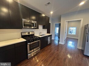 723 Sansom St in Philadelphia, PA - Building Photo - Building Photo