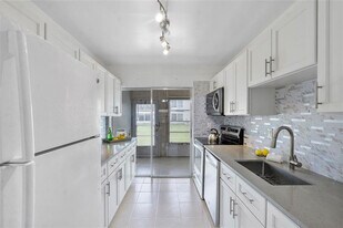 7500 NW 5th Ct in Margate, FL - Building Photo