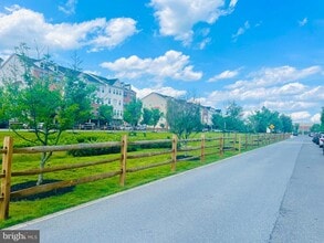 7120 Beaumont Place in Elkridge, MD - Building Photo - Building Photo