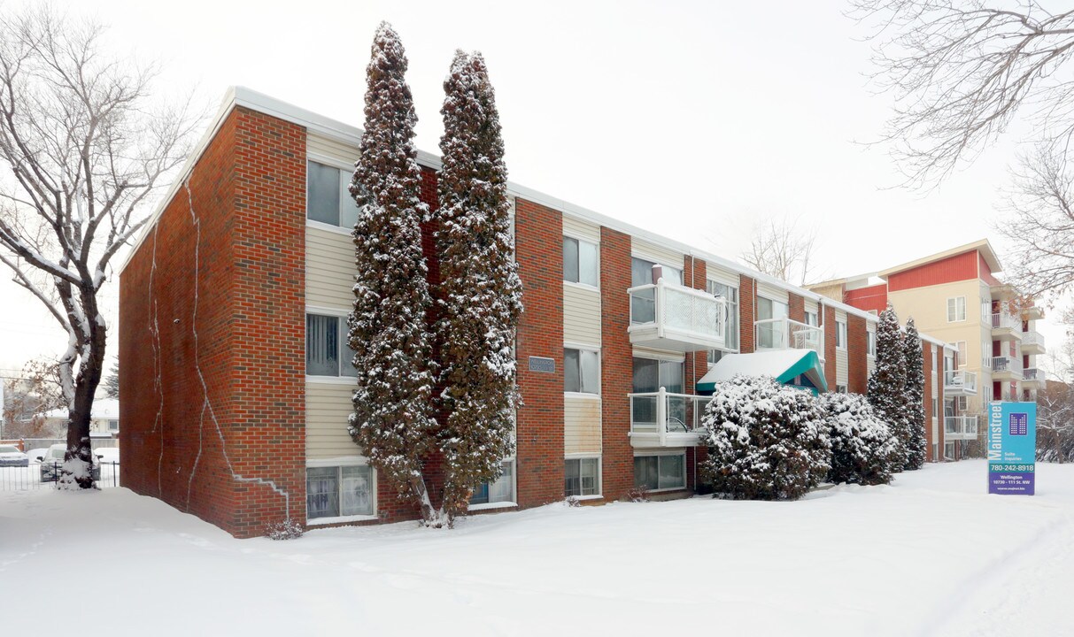 Wellington Apartments in Edmonton, AB - Building Photo