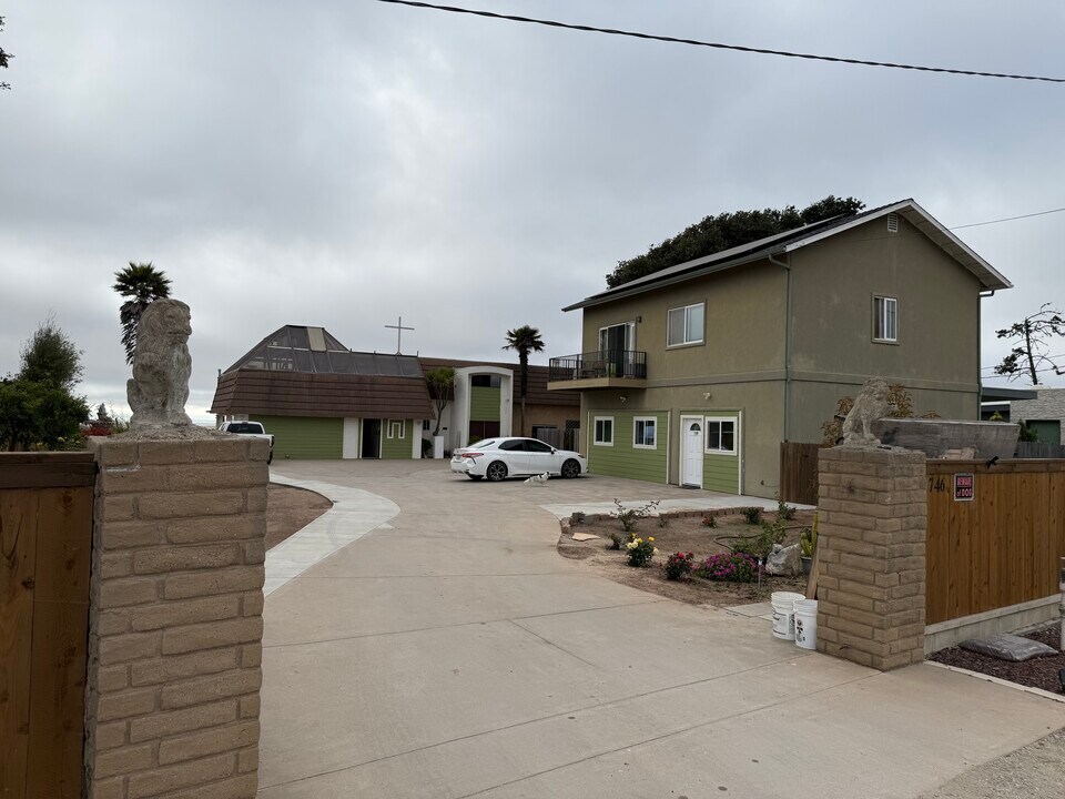 744 Hermosa Vista Way, Unit C in Arroyo Grande, CA - Building Photo