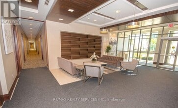 339 Rathburn Rd W in Mississauga, ON - Building Photo - Building Photo