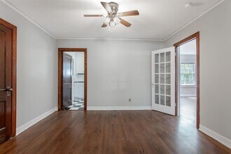 5918 La Vista Dr in Dallas, TX - Building Photo - Building Photo