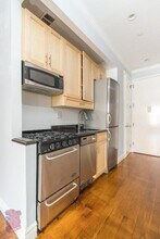 202 E 13th St, Unit 4E in New York, NY - Building Photo - Building Photo