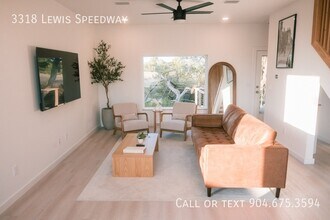 3318 Lewis Speedway in St. Augustine, FL - Building Photo - Building Photo