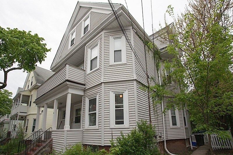 50 Holyoke Rd, Unit 1 in Somerville, MA - Building Photo