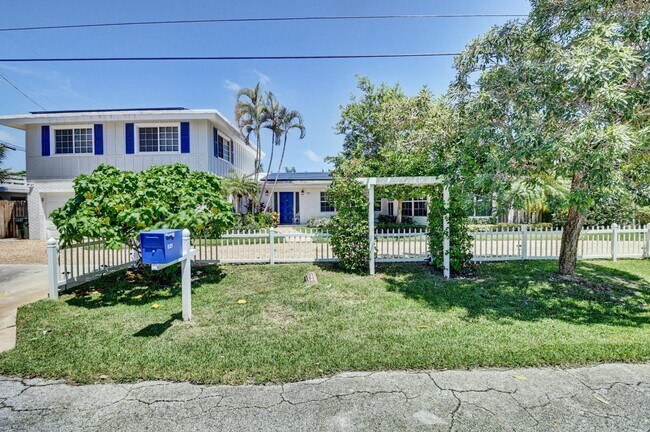 521 NW 14th St in Delray Beach, FL - Building Photo - Building Photo