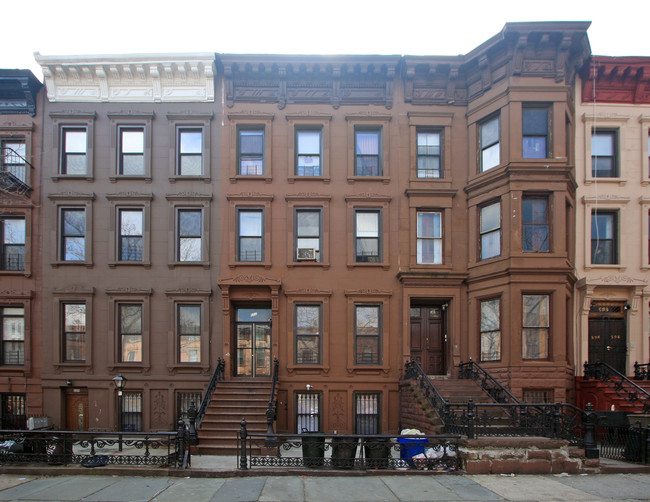 602 Madison St in Brooklyn, NY - Foto de edificio - Building Photo