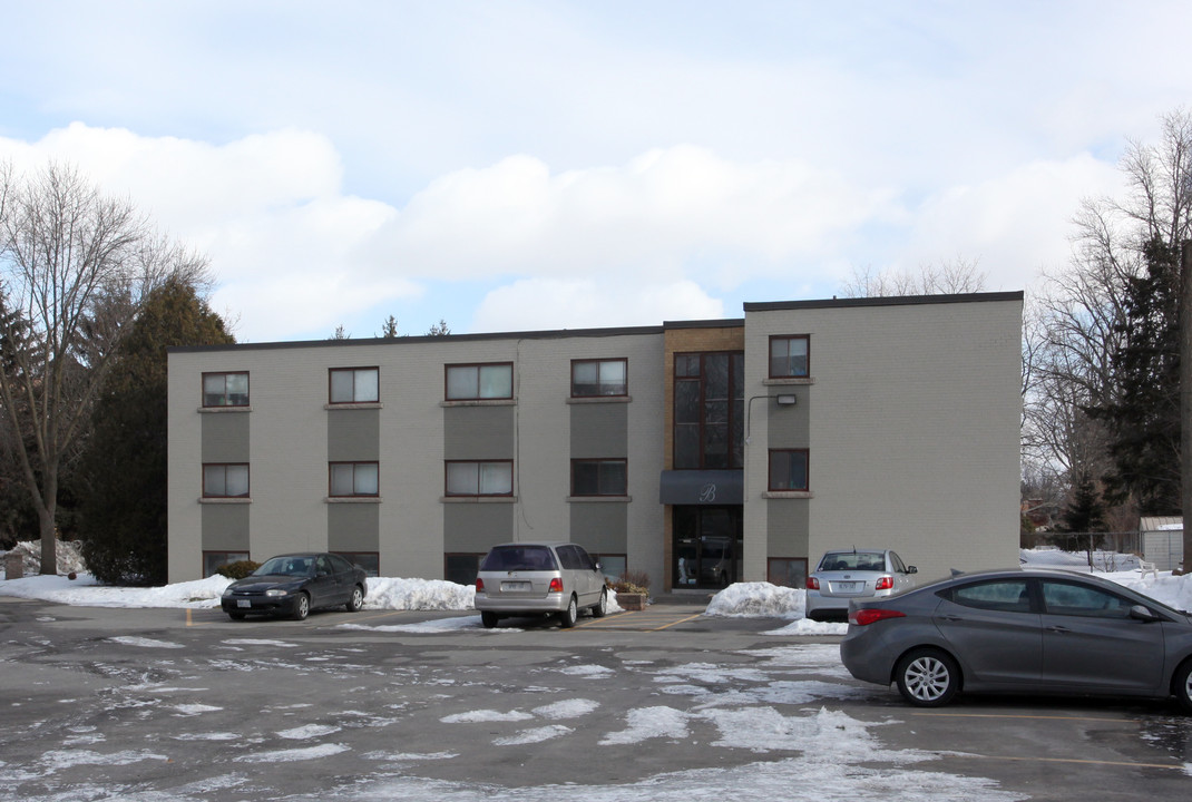 2150 Lilnan Ct in Burlington, ON - Building Photo