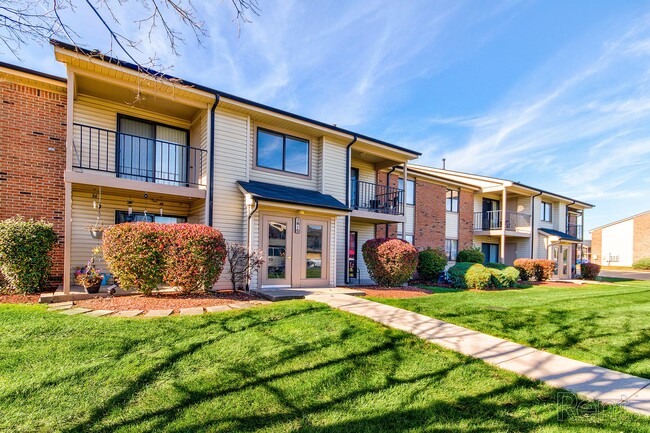 Lakeview Apartments in Franklin, IN - Foto de edificio - Building Photo