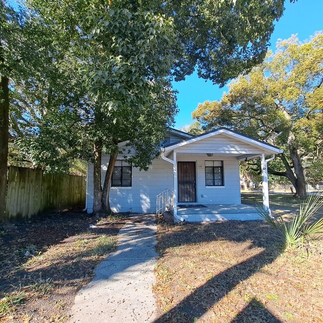 property at 3436 Franklin St