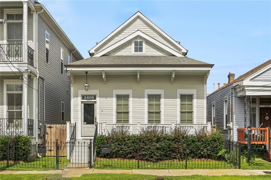 2410 Valence St, Unit 2410 in New Orleans, LA - Building Photo