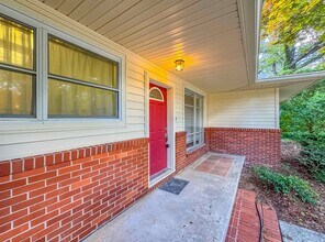 2605 Lotus Dr in Tallahassee, FL - Building Photo - Building Photo