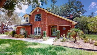 11881 Honey Locust Dr in Jacksonville, FL - Building Photo