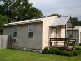 Creole Cottages Apartments