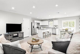 302 Myrtle Meadows Dr in Conway, SC - Building Photo - Building Photo