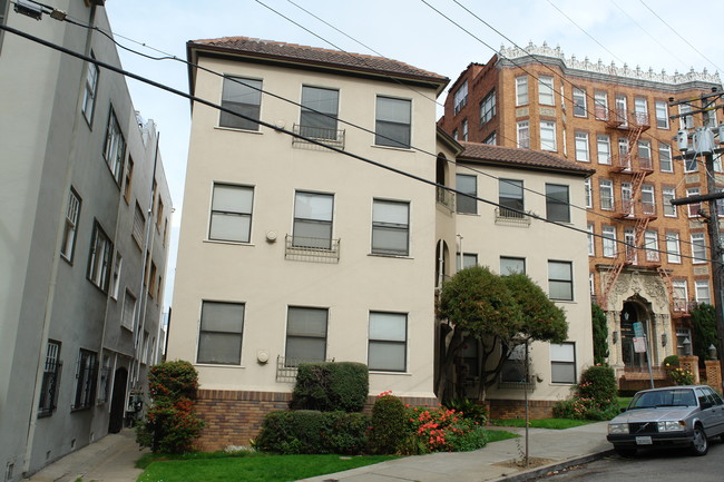 325 Park View Ter in Oakland, CA - Foto de edificio - Building Photo