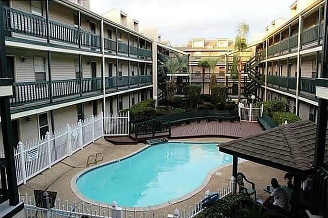 2330 Edenborn Ave, Unit #123 in Metairie, LA - Building Photo - Building Photo
