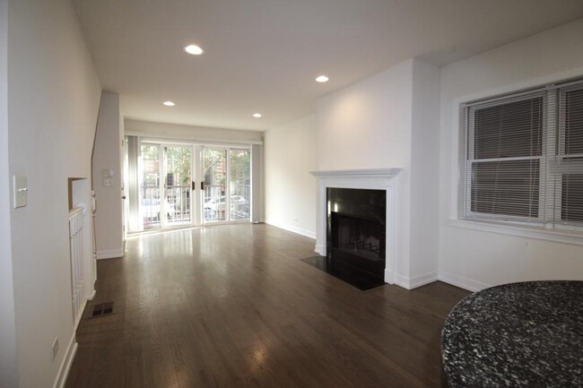 property at 1450 W Walton St
