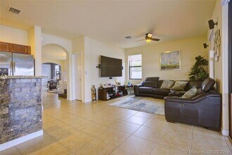 8618 W 33rd Ave in Hialeah, FL - Building Photo - Building Photo