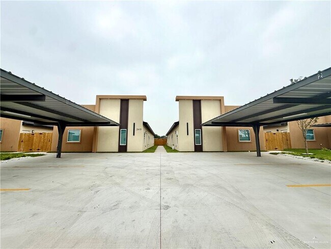 property at 11 West Dr